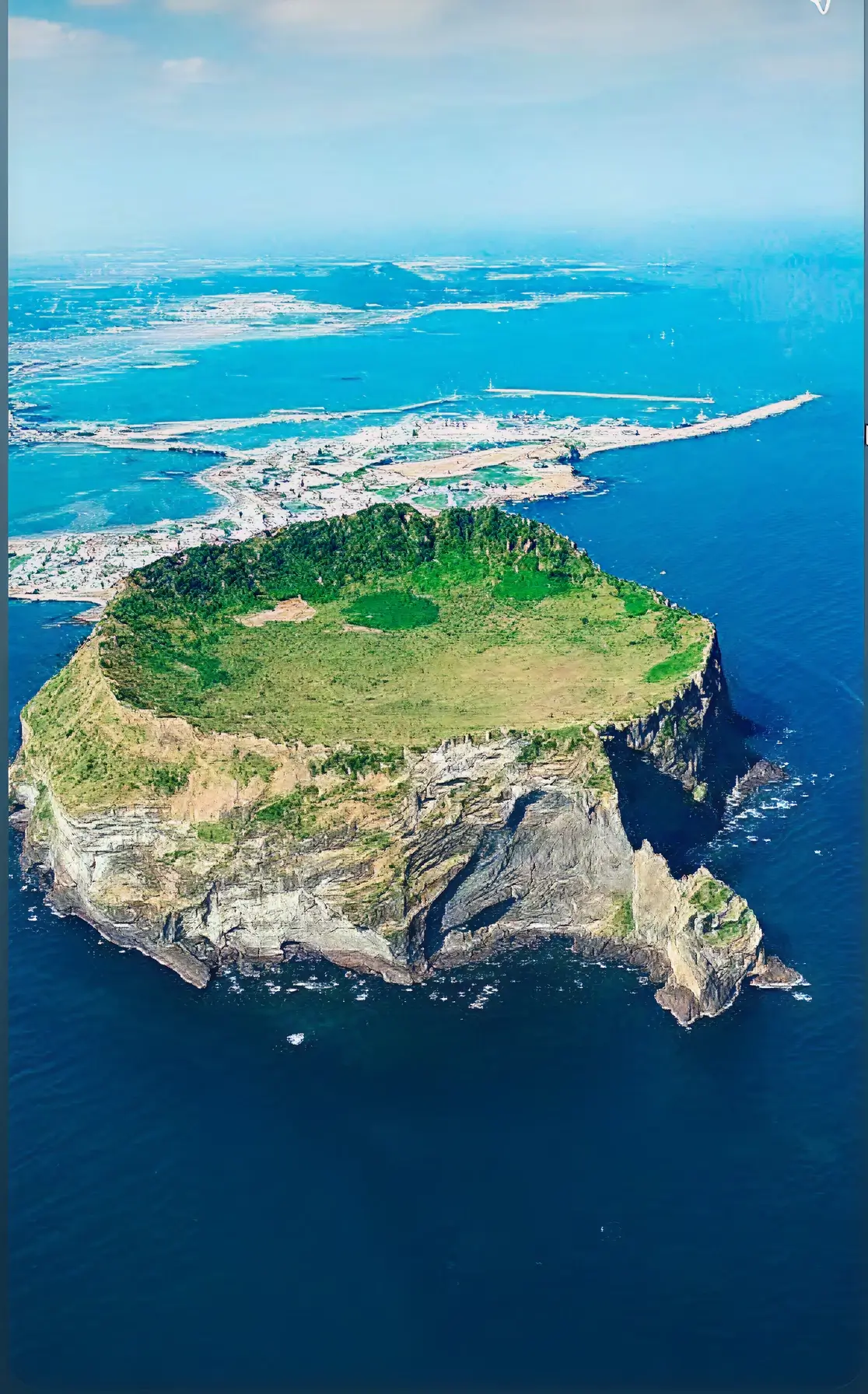 Hallasan hiking and outdoor activities on Jeju Island with Korean language students